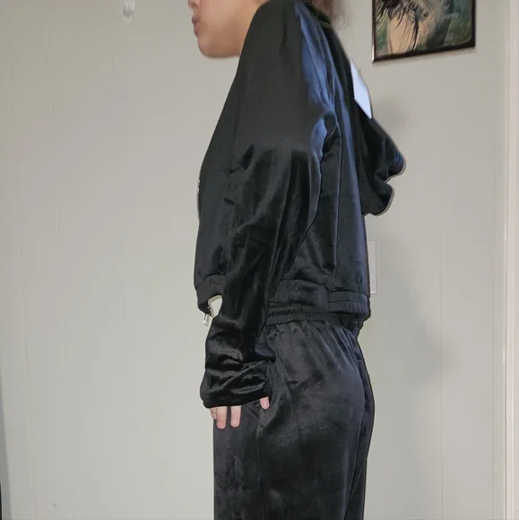 NWT Dolls Kill Luxurious Soft Velor Black Pant And Jacket Set - Picture 3 of 13